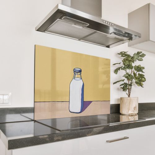 Parafango in alluminio - Bicchieri - Bottiglia - Illustrazione - Latte