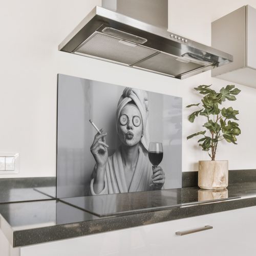 Parafango in alluminio - Donna - Maschera - Vino - Sigaretta