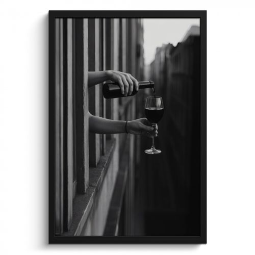 KitchenYeah - Cucina - Cornice per foto - Bottiglia di vino - Vetro - Mani - Finestra
