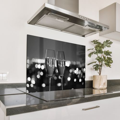 Parafango in alluminio - Bollicine - Cin cin - Bicchieri da champagne - Luci della città