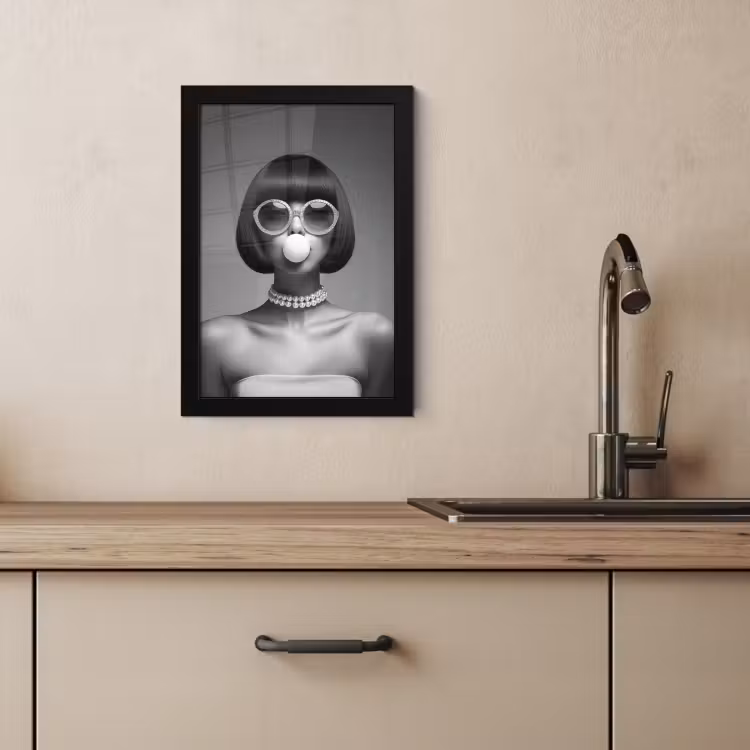 KitchenYeah - Cucina - Cornice per foto - Donna - Bianco e nero - Collana - Occhiali da sole — 4