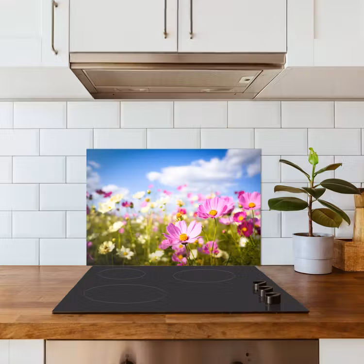 Paraschizzi cucina - Fiori - Prato - Viola - Erba - Bianco - Nuvole - Blu — 3