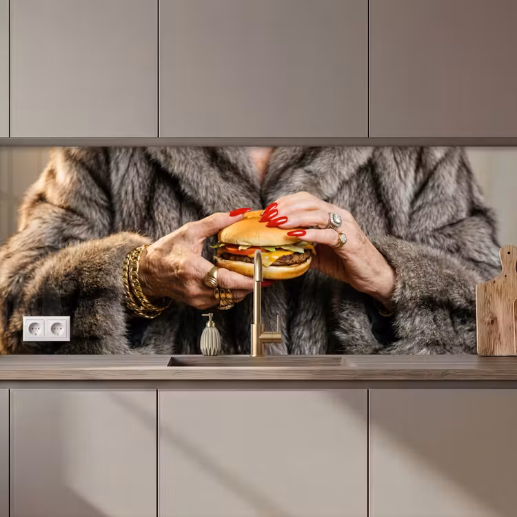 Schienale cucina - Donna - Hamburger - Pelliccia — 1