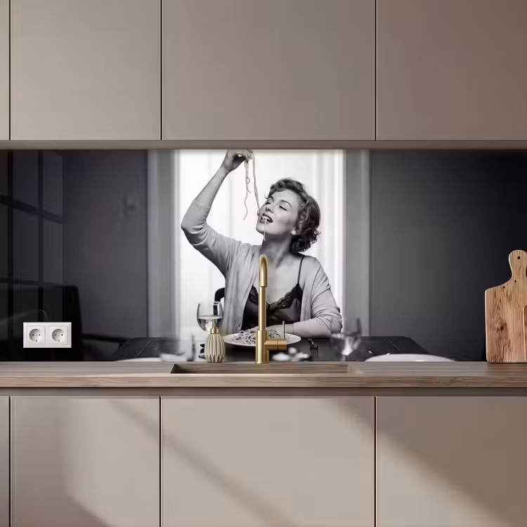 Schienale cucina - Donna - Spaghetti - Nero - Bianco — 1