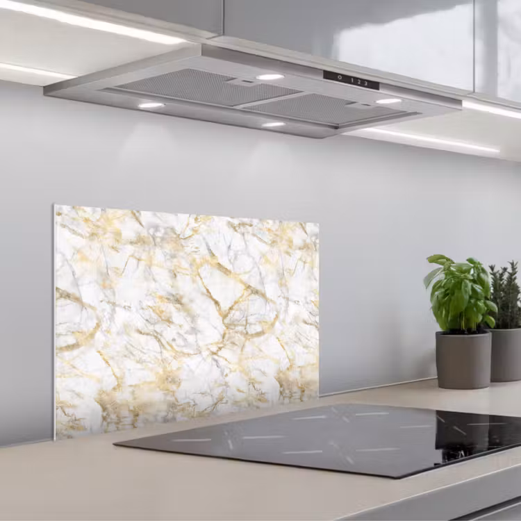 Paraschizzi cucina - Marmo - Bianco - Espressivo - Accenti dorati — 1