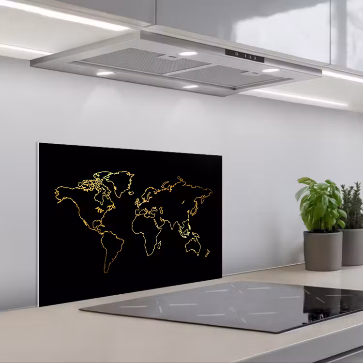 Paraschizzi cucina - Mappa del mondo dorata su sfondo nero — 1