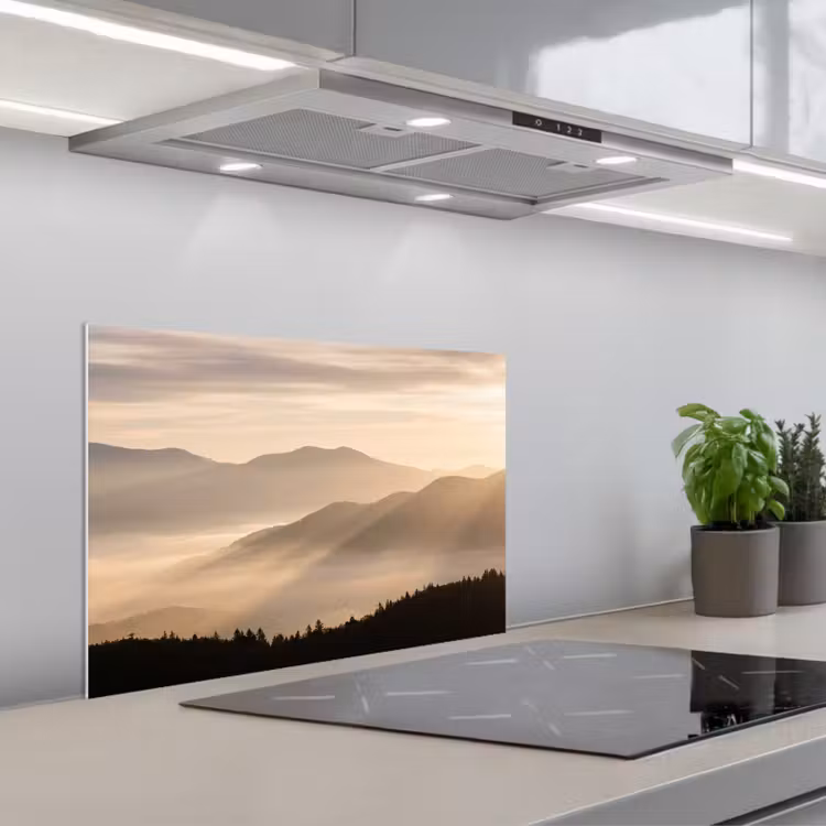 Paraschizzi cucina - Montagne - Nebbia - Raggi di sole — 1