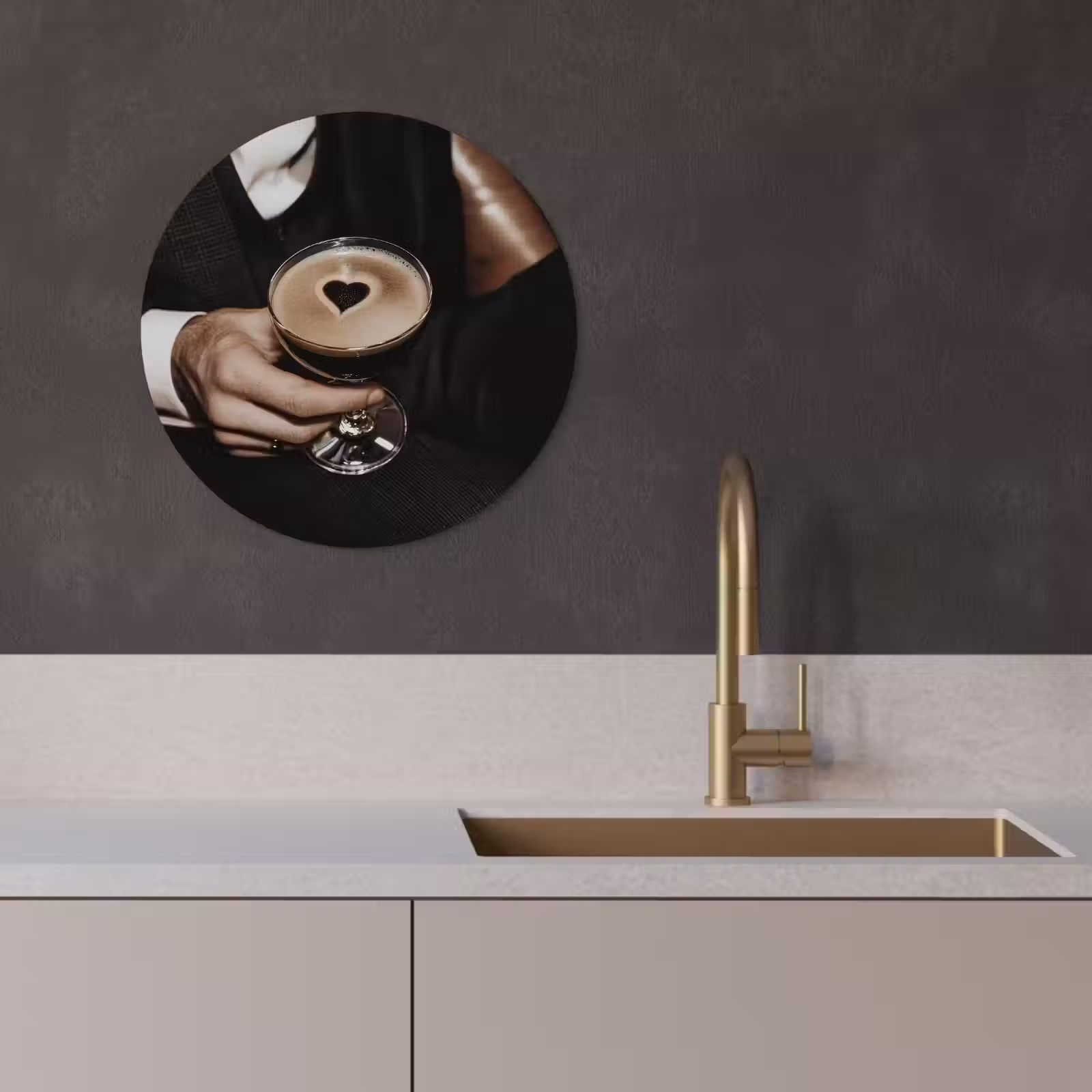 Quadro rotondo - Cuore - Cocktail - Espresso Martini - Mano — 1