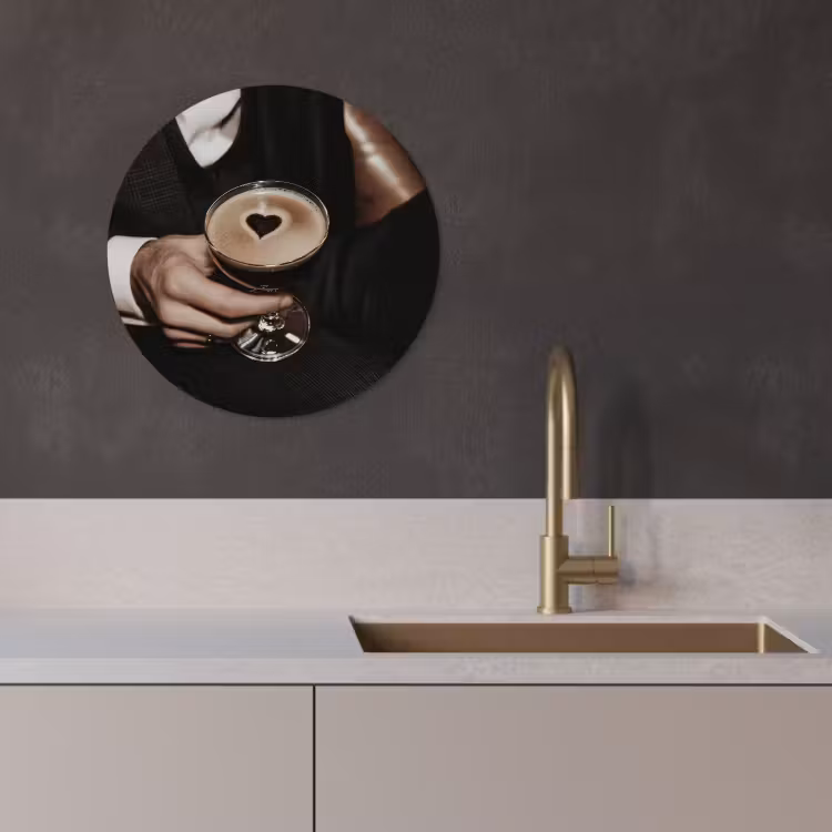 Quadro rotondo - Cuore - Cocktail - Espresso Martini - Mano — 1