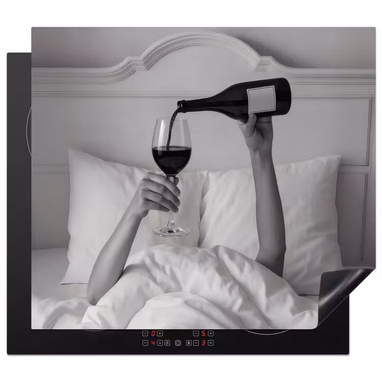 Protezione piano induzione - Lenzuola - Braccia - Vino - Bicchiere — 1