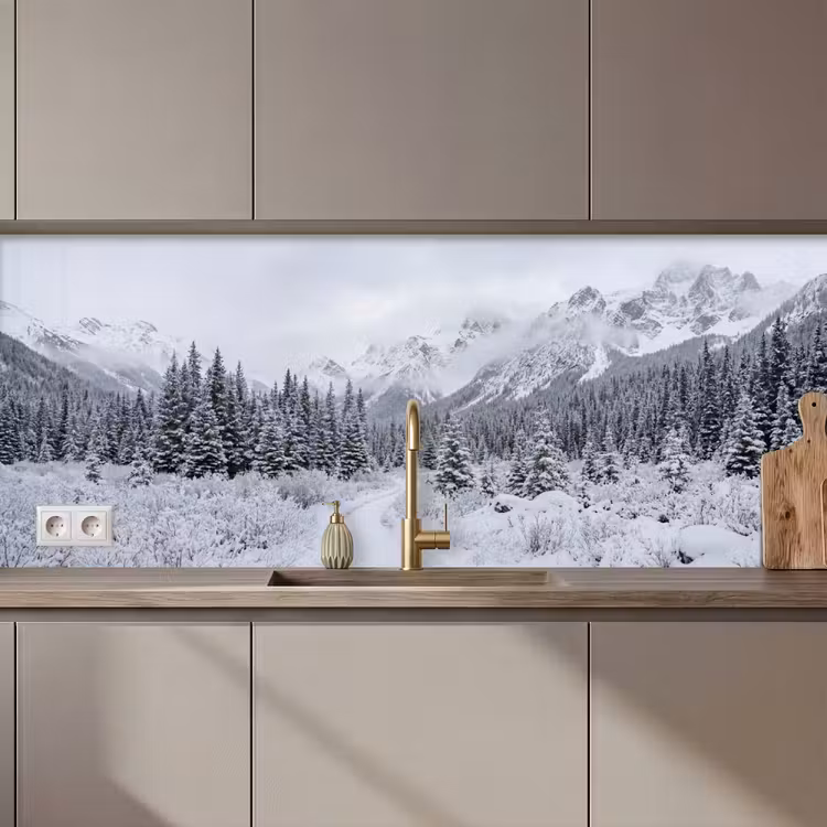Schienale cucina - Strada - Montagne - Neve - Foresta di conifere - Avventuroso — 1