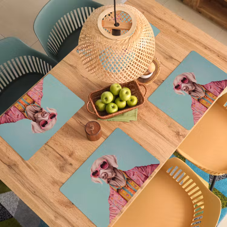 Tovaglietta in vinile - Cane - Camicia - Fiori - Occhiali — 3