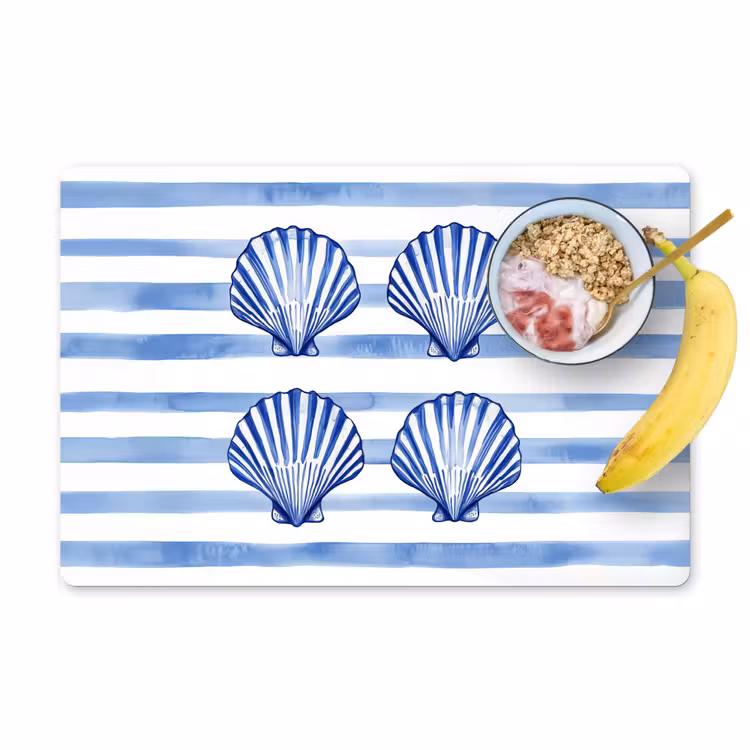 Tovaglietta in vinile - Quattro conchiglie - Blu - Bianco - Strisce — 1