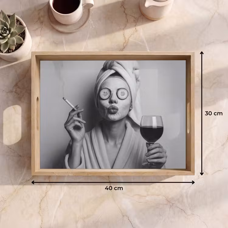 Vassoio - Donna - Maschera - Vino - Sigaretta — 7